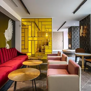 Nude Hotel Parijs