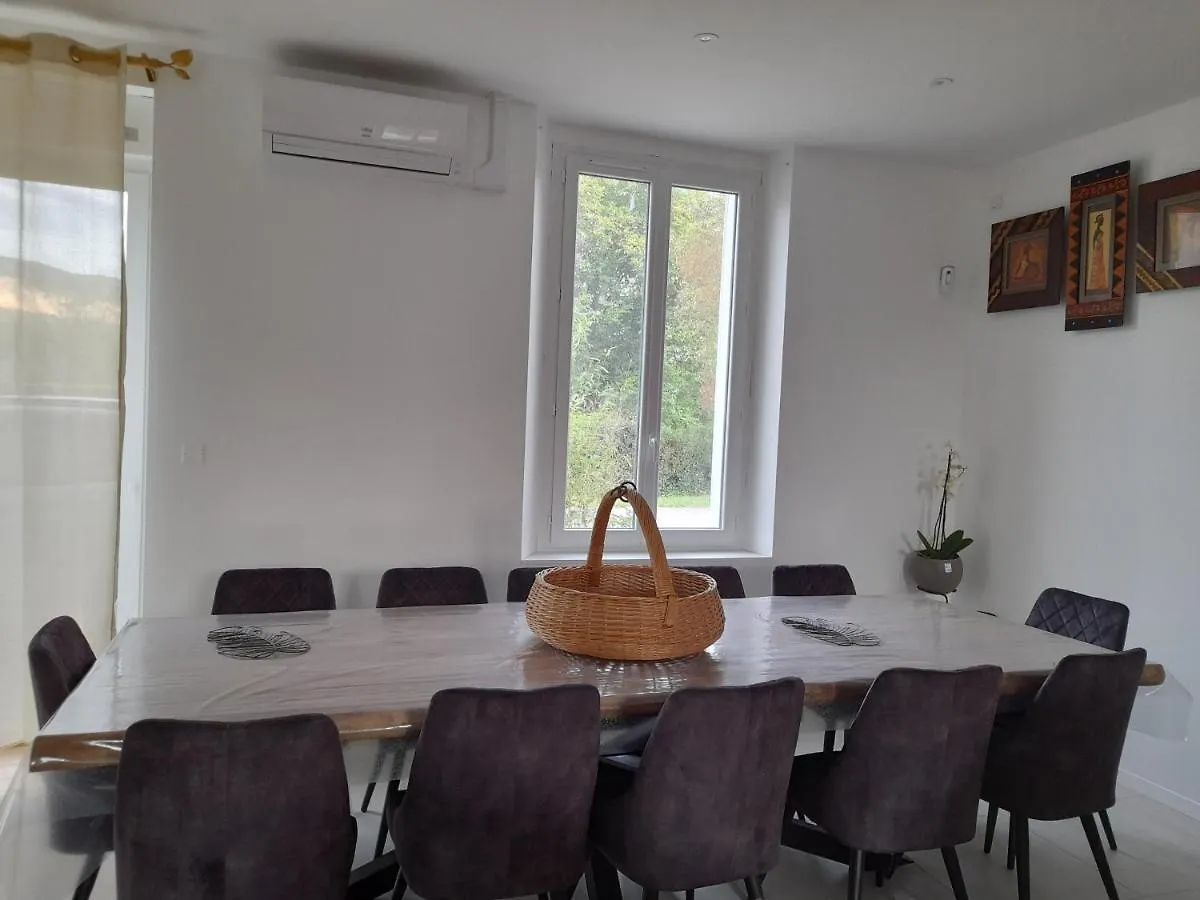 A Kwaba Ad Apartment Brens