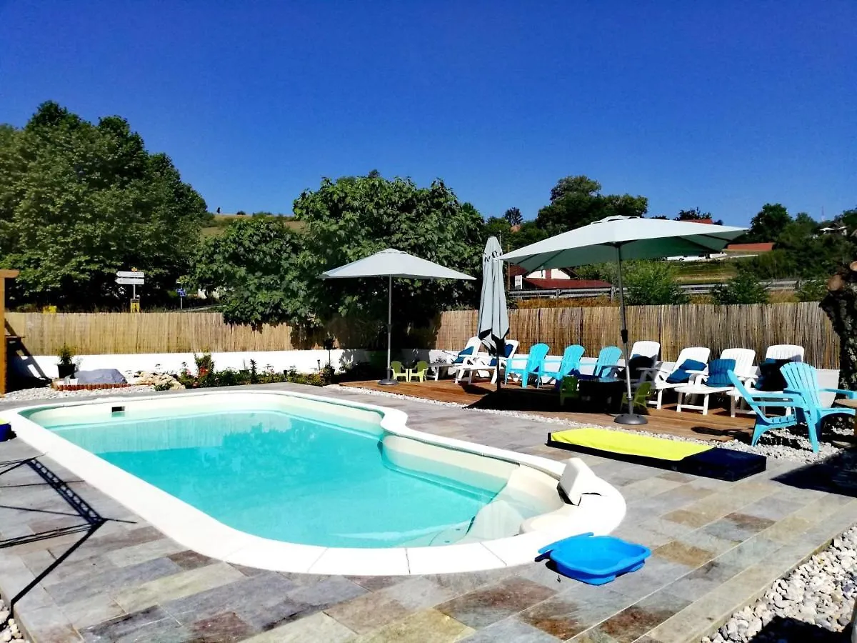 Homestay A Kwaba Ad Apartment Brens